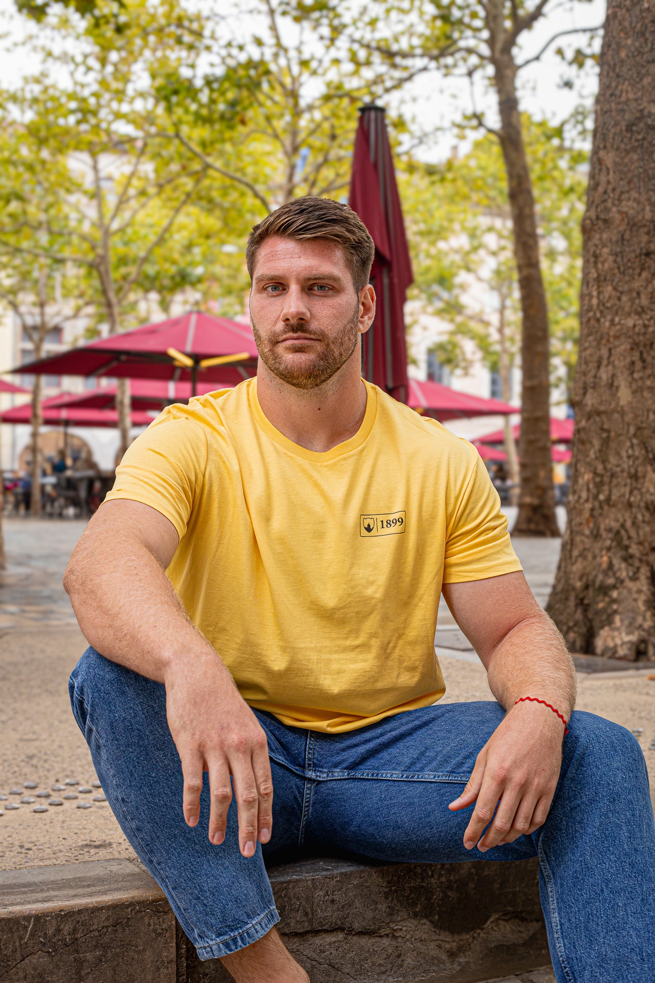 Tee-shirt "Le soleil, les remparts, le rugby" jaune